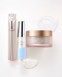 AXXZIA RF-лифтинг набор для кожи вокруг глаз: аппарат Mate for Eyes + патчи + сыворотка nb154043 фото JapanTrading