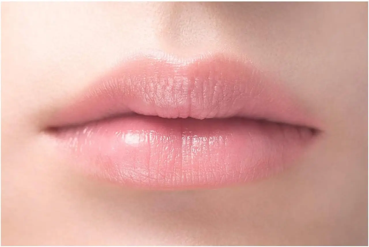UZU by FLOWFUSHI Прозора напівглянцева помада-блиск 38 &deg;C / 99F lipstick TOKYO &plusmn;0 Clear Semi-Gloss (3,8 г) - JapanTrading