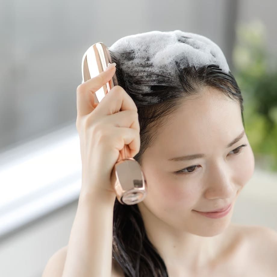 DR SCALP Багатофункціональний гребінець для миття, брашингу та масажу голови WiLLA THE BRASHU REVO - JapanTrading